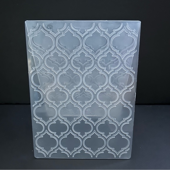Darice 4” x 6” embossing folder - QUADREFOIL DOUBLE - Picture 4 of 8